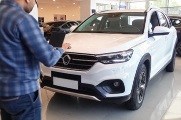 Imagem destacando veículos semi-novos disponíveis para financiamento com crédito automotivo aprovado.